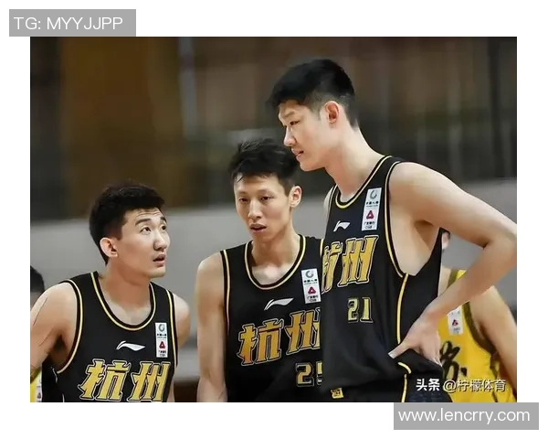 全运会男篮竞赛：周琦和胡金秋“双塔”优势显着 争冠抢手四川队大胜对手